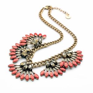 STELLA & DOT ☆ Coral Cay Statement Necklace